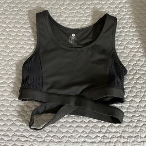 Black crop top sports bra